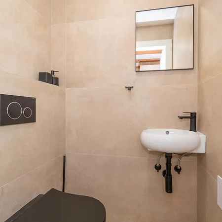 Ivka - Modern And Luxurious Oldtown Apartament *